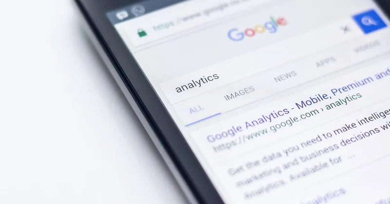 The real filter: reading the live SERP like a human